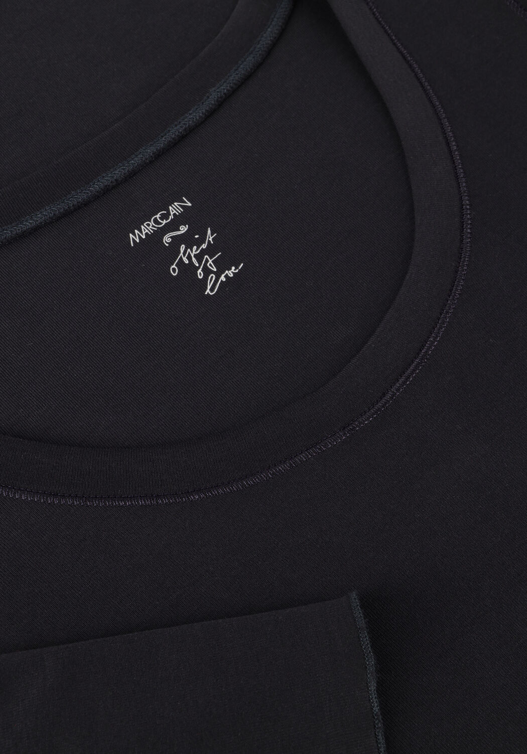 Zwarte MARC CAIN ESSENTIALS T-shirt +E 48.69 J14 - large