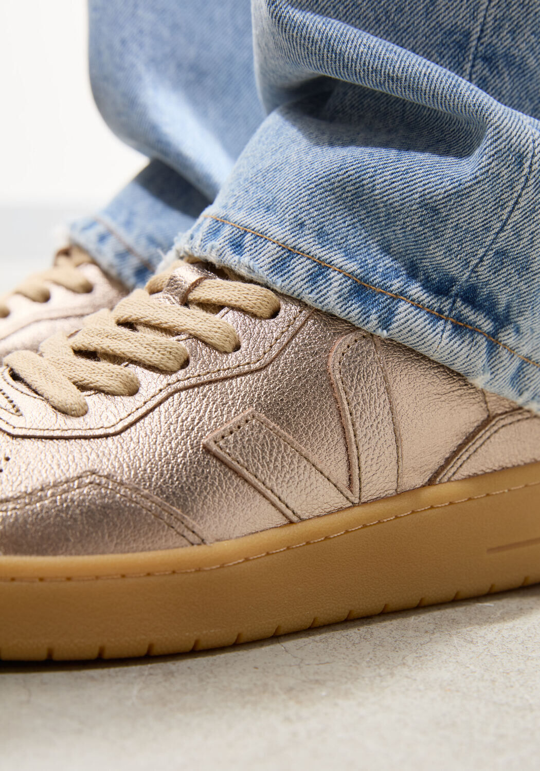 Bronskleurig VEJA Lage sneakers V-90 - large