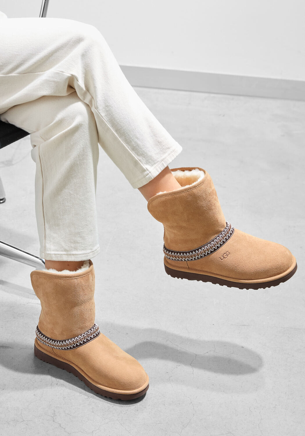 Cognac UGG Vachtlaarzen CLASSIC SHORT CRESCENT - medium