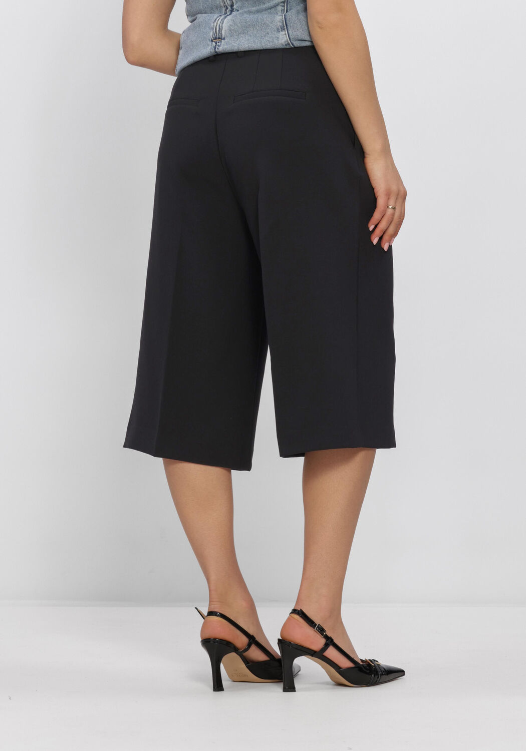 Zwarte SECOND FEMALE Broeken FLORE BERMUDA - large