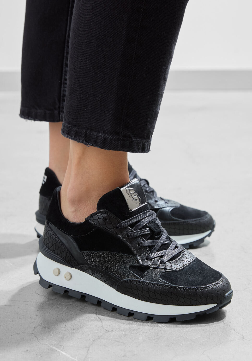 Lachinita Zwarte Leren Dames Sneakers Tommy Hilfiger Schoenen