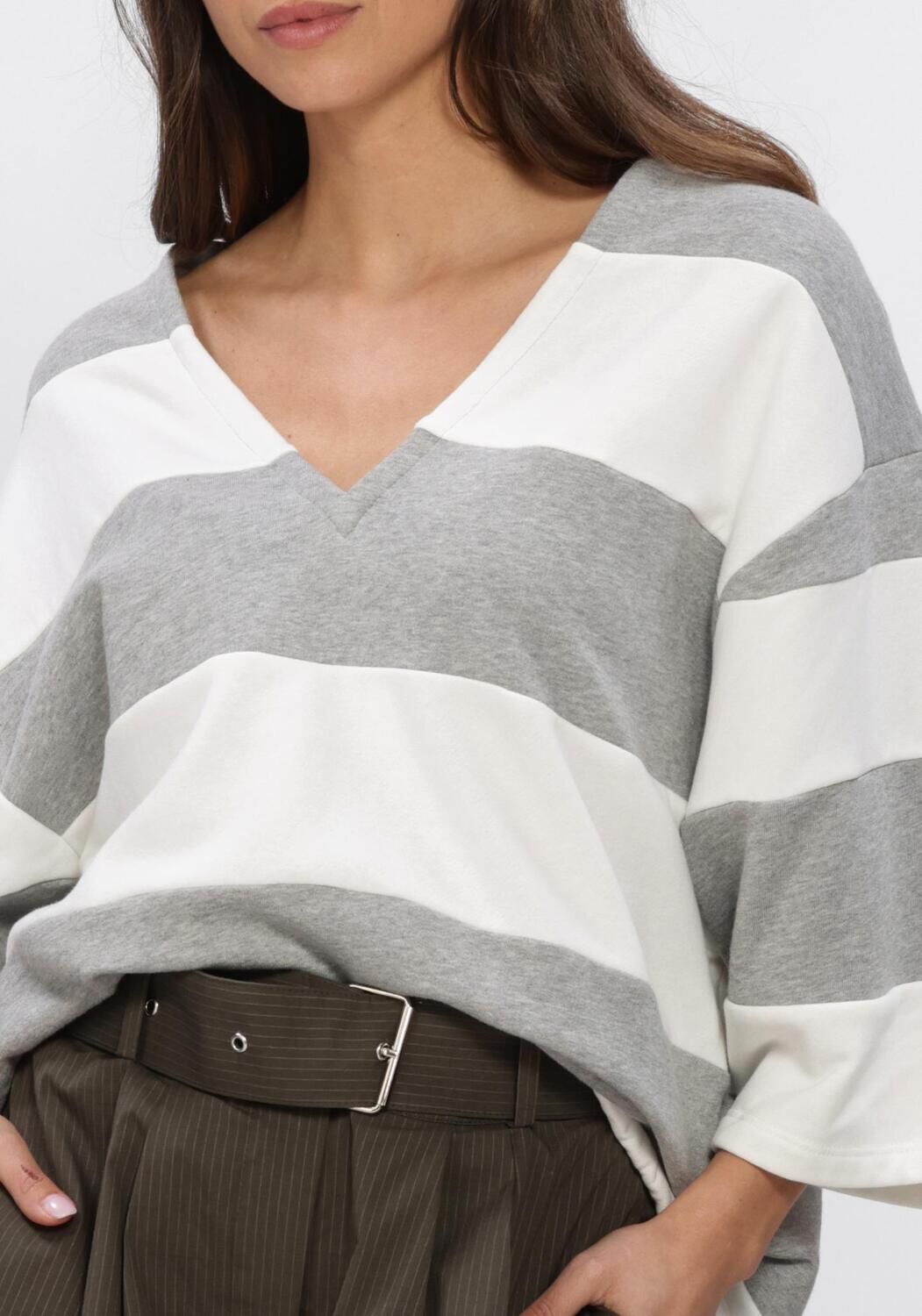 Grijze JOHNY Top LOUISE TOP V NECK - large