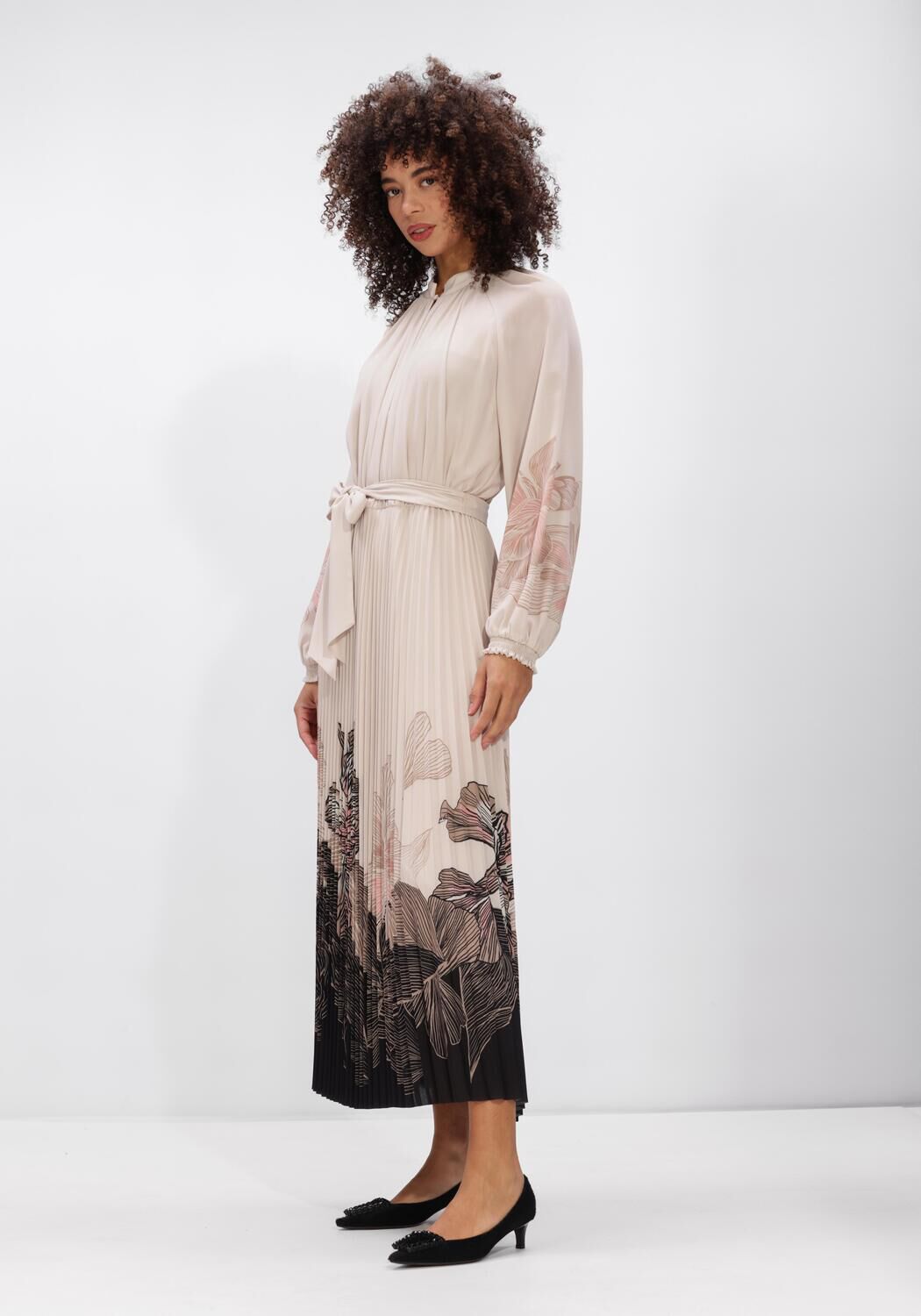 Beige MARC CAIN COLLECTION Maxi jurk AC 21.05 W07 - large