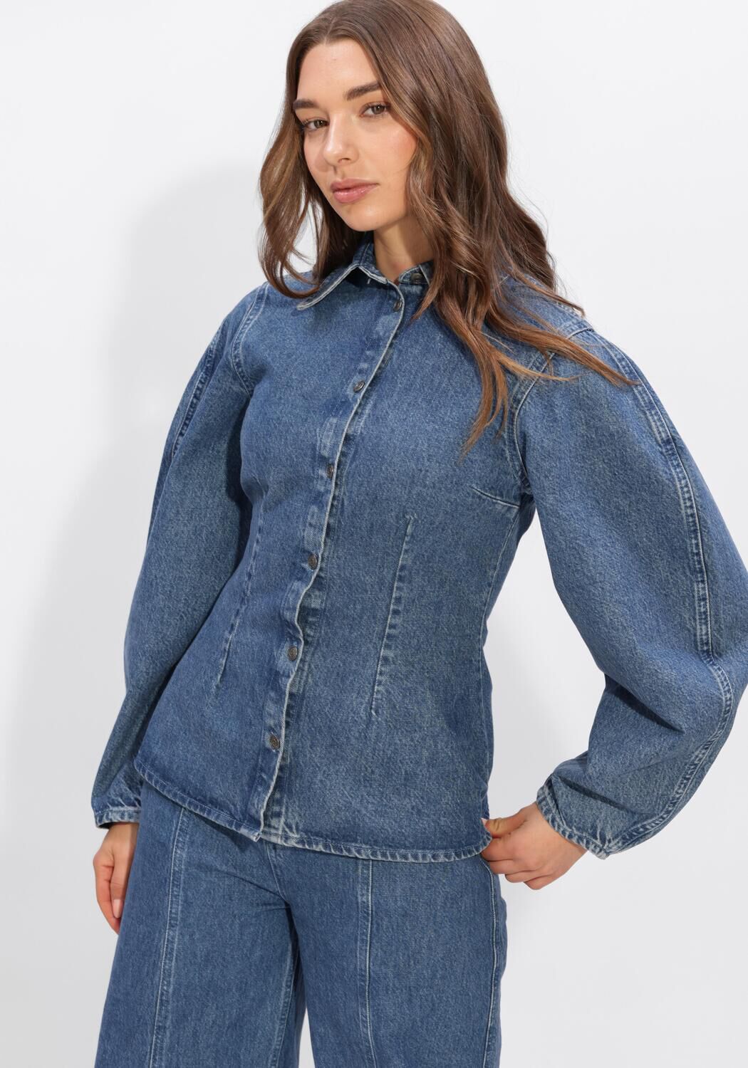 Blauwe ROTATE Blouses FITTED DENIM SHIRT - large