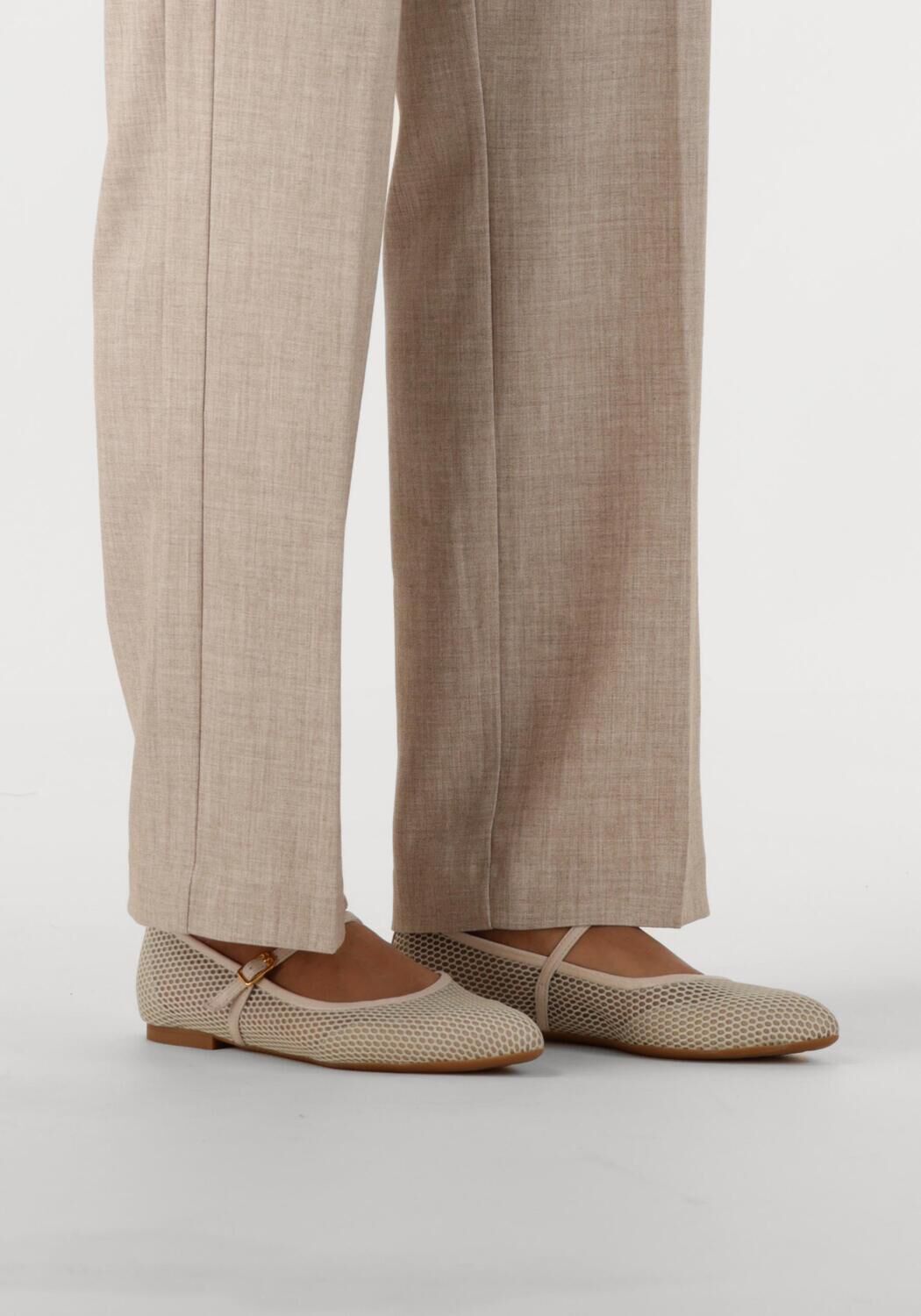 Beige UNISA Ballerina's ALBEGA - large