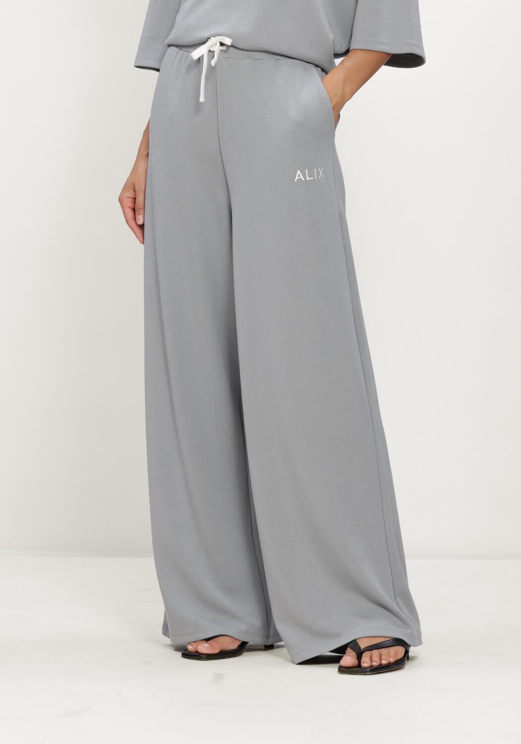 Lichtgrijze ALIX THE LABEL Joggingbroek LADIES KNITTED SCUBA WIDE LEG PANTS - large