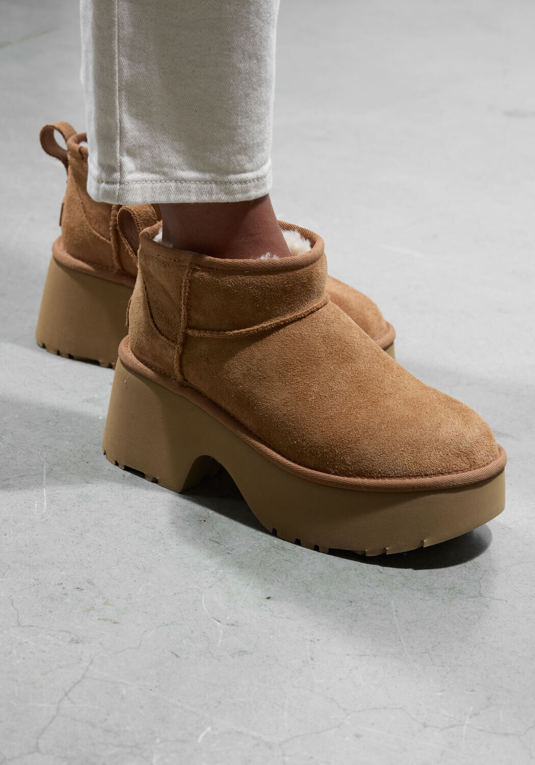 Cognac UGG Vachtlaarzen CLASSIC ULTRA MINI NEW HEIGHTS - large