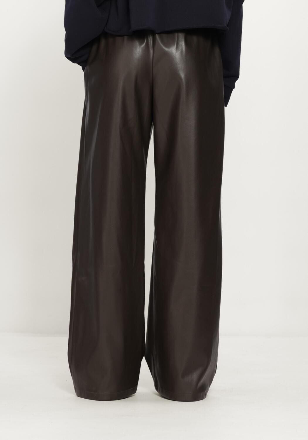 Bruine JOHNY Wijde broek AYO VEGAN LEATHER PANTS - large