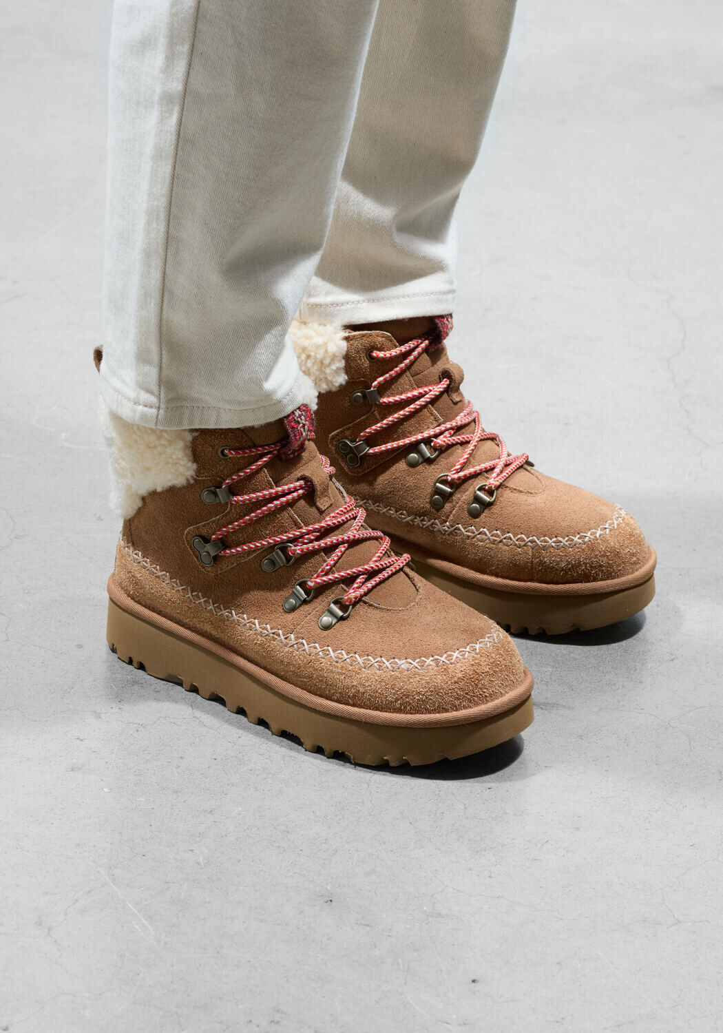 Cognac UGG Snowboots CLASSIC ALPINE LACE-UP - medium