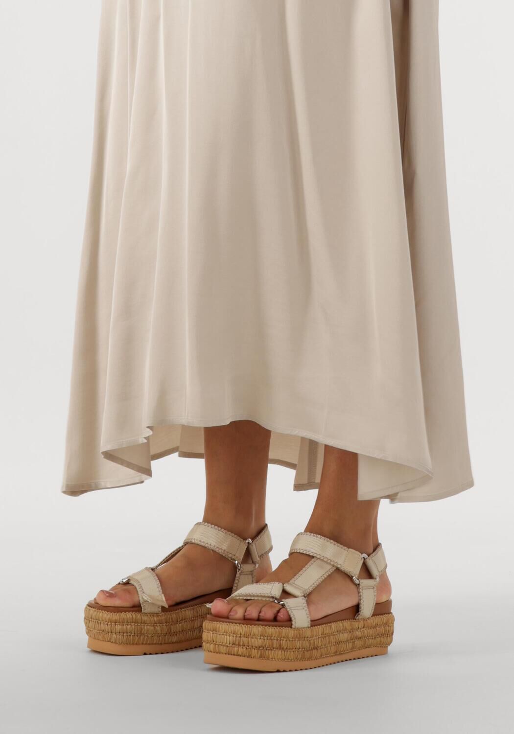 Beige BLASZ Platte sandalen CLS14351 - large