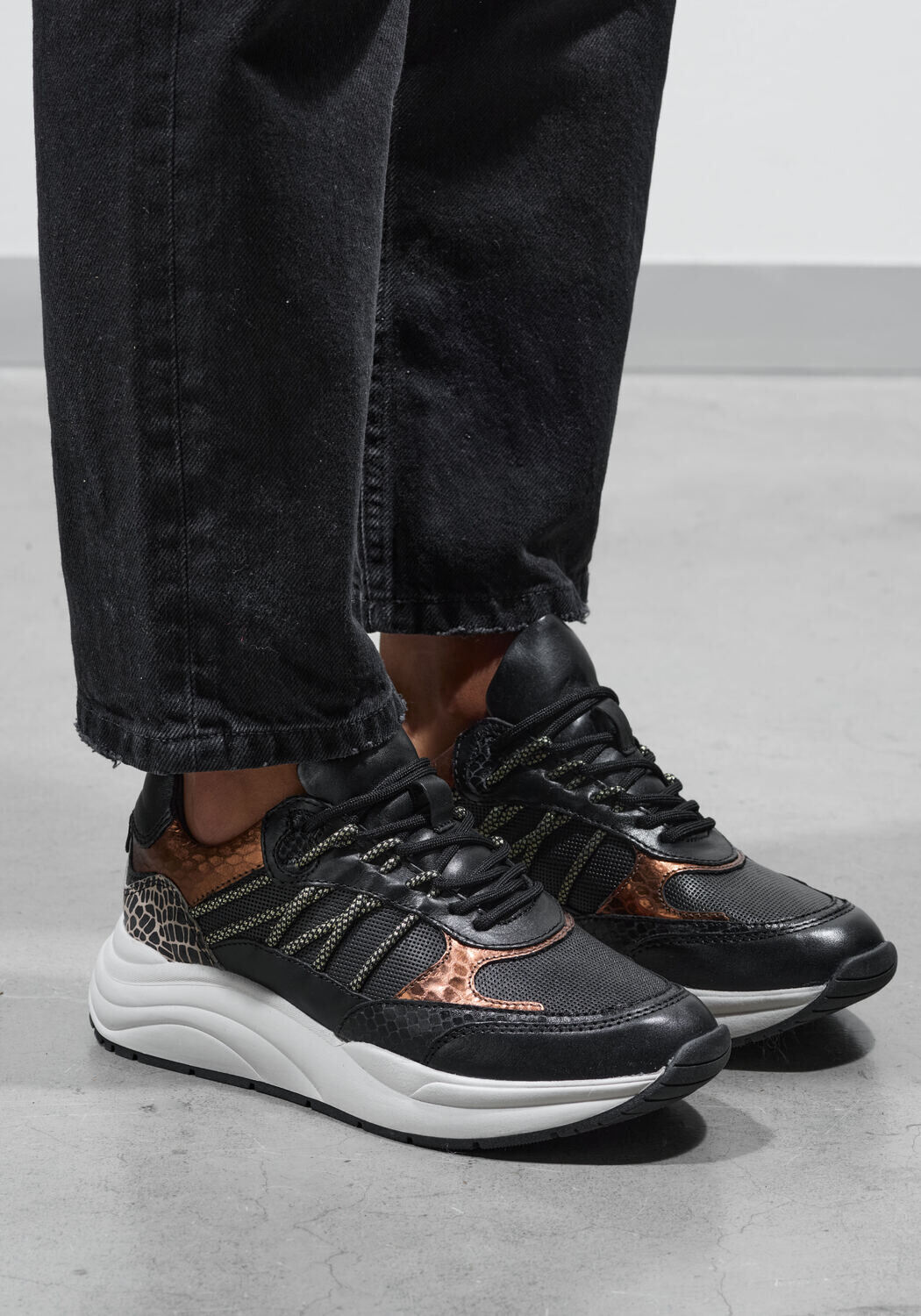 Zwarte LINA LOCCHI Lage sneakers CHARU - large