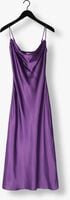 Paarse NOTRE-V Maxi jurk SATIN STRAP DRESS Paarse NOTRE-V Maxi jurk SATIN STRAP DRESS - medium