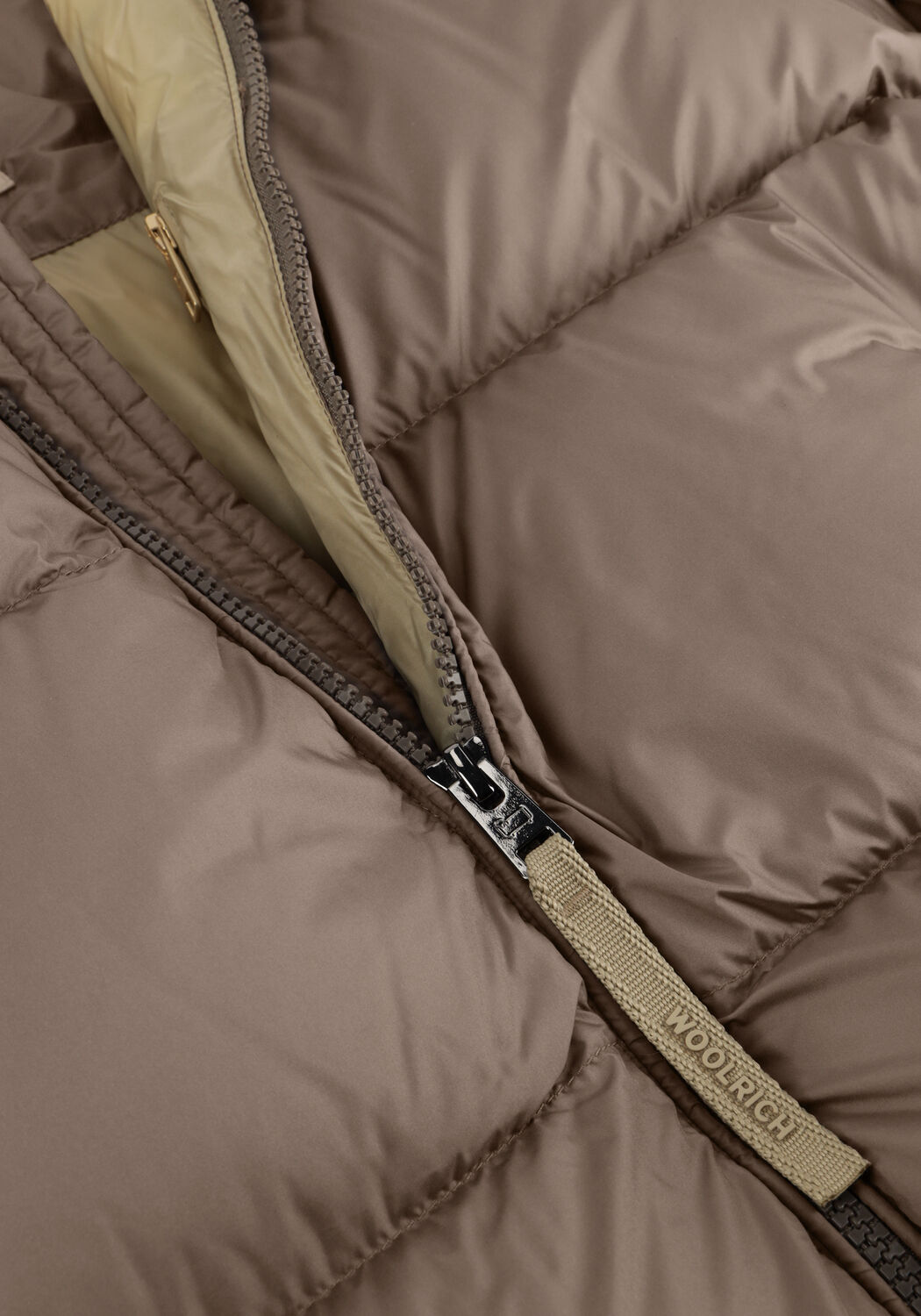 Taupe WOOLRICH Gewatteerde jas CLOUD EAGLE JACKET - large