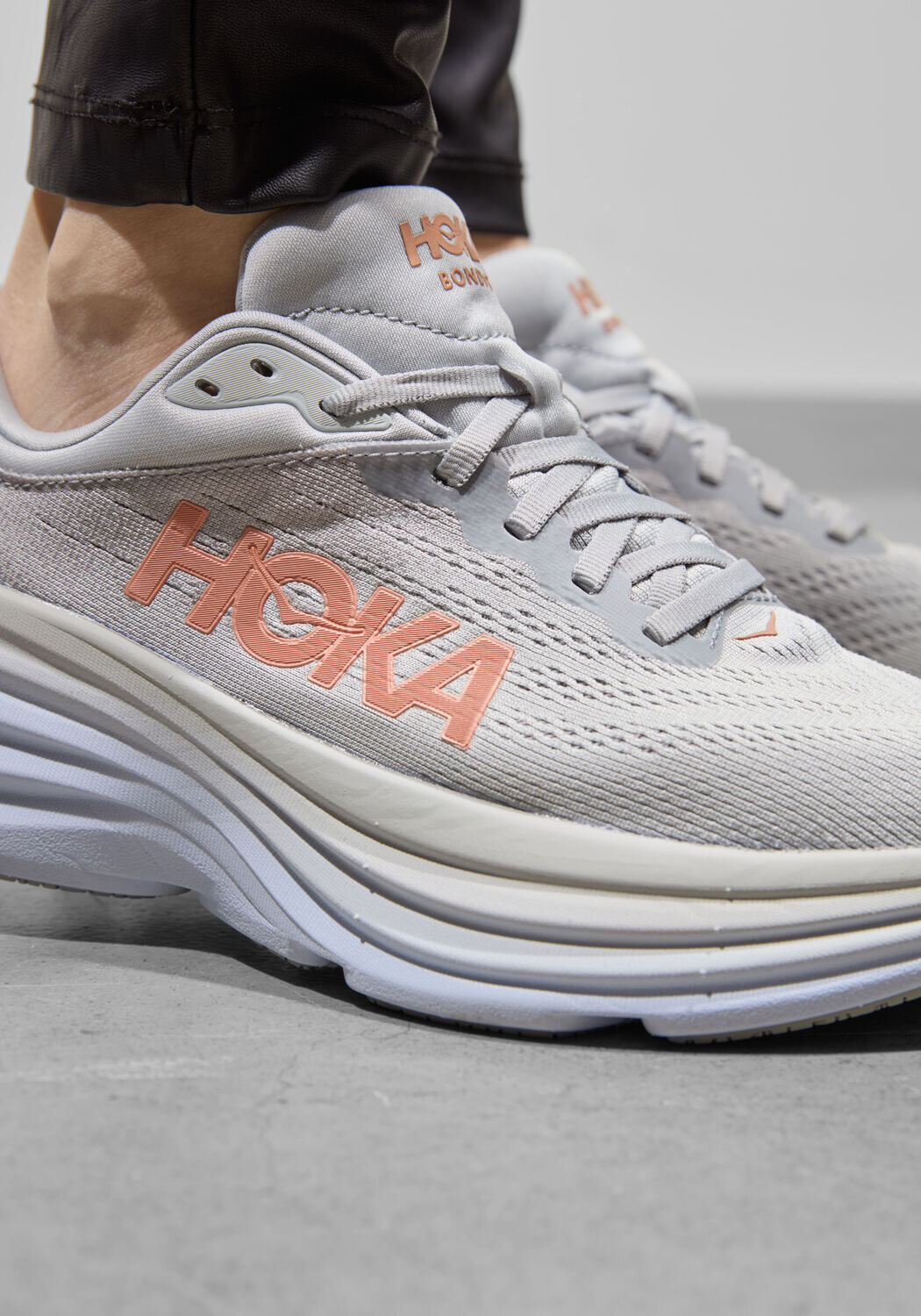 Grijze HOKA Lage sneakers BONDI 8 - large
