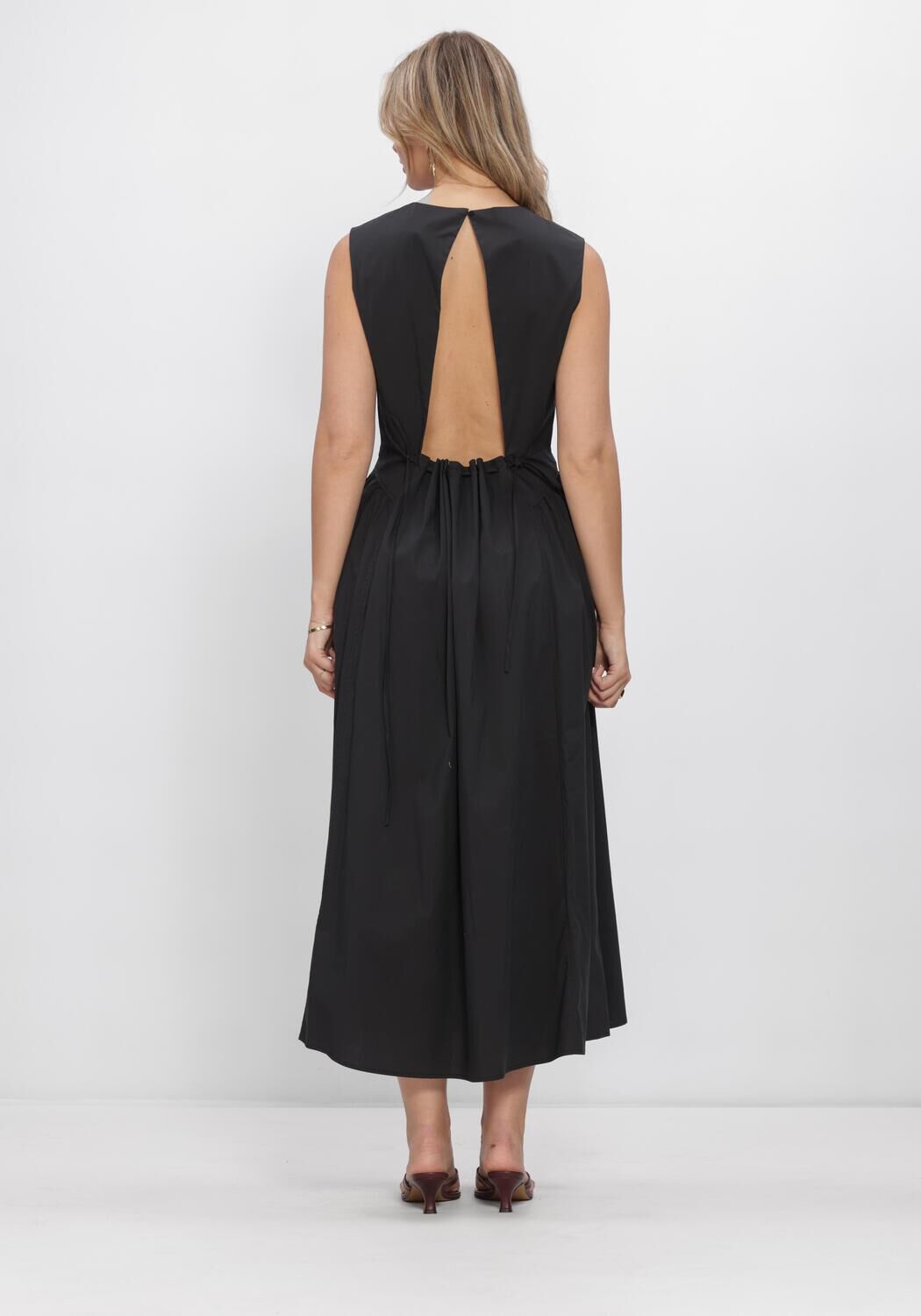 Zwarte COPENHAGEN MUSE Midi jurk CMPOPPI-DRESS - large