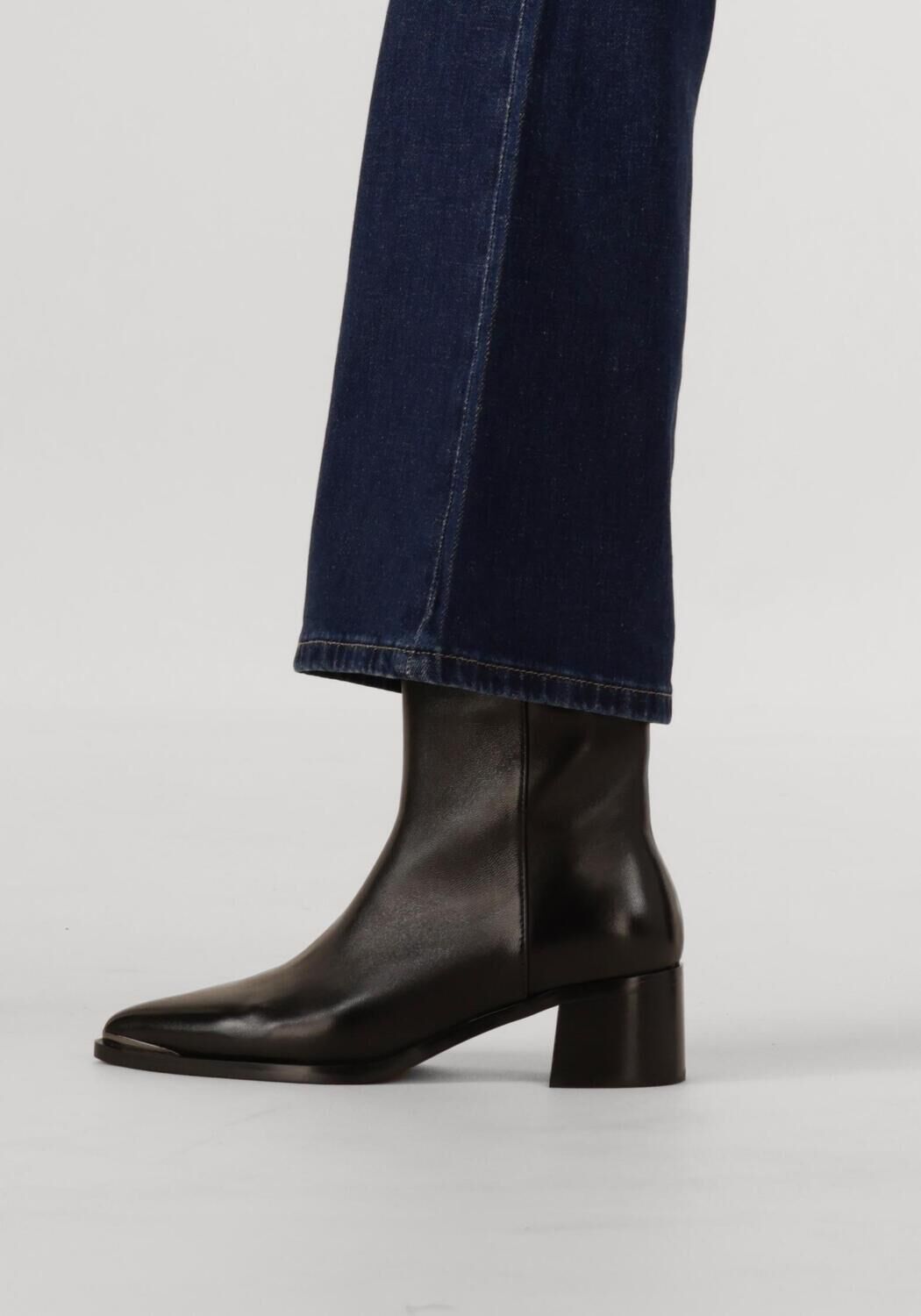 STEFANO LAURAN PE2023 - large