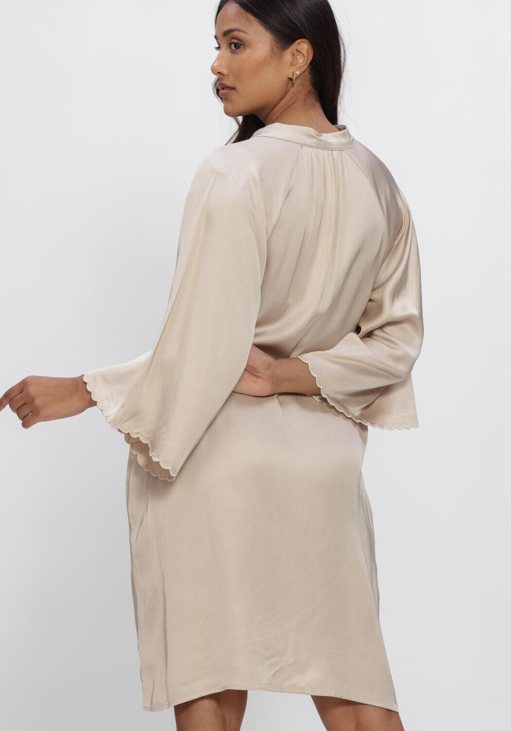 Beige BRUUNS BAZAAR Mini jurk WECKIABBWENDISA DRESS - large