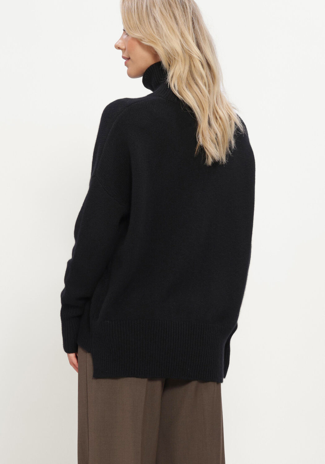 Zwarte LISA YANG Coltrui HEIDI SWEATER - large