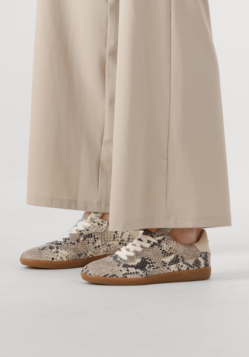 Beige FRED DE LA BRETONIERE Lage sneakers PEARL SIGN - large