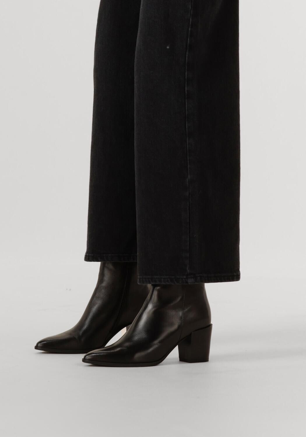 Zwarte LINA LOCCHI Enkellaarsjes AT 156 - large