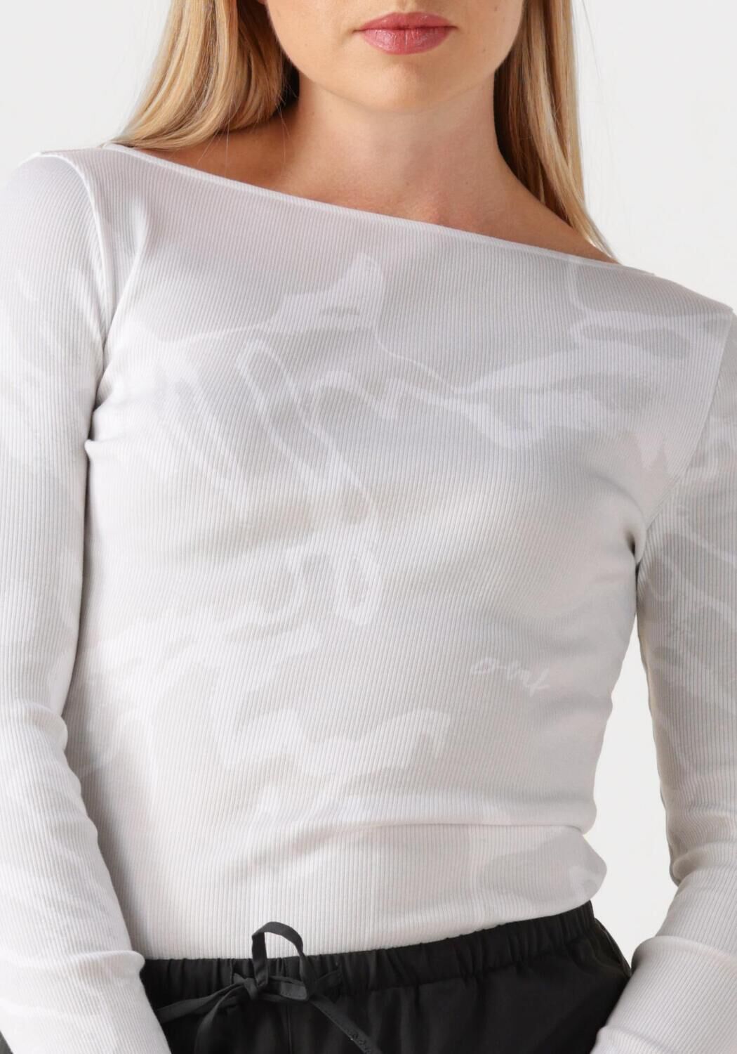 Witte OLAF HUSSEIN Top AOP BOAT NECK TOP - large