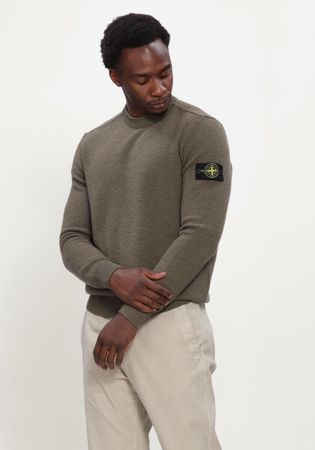 Olijf STONE ISLAND Trui CREW NECK S01C4 - large