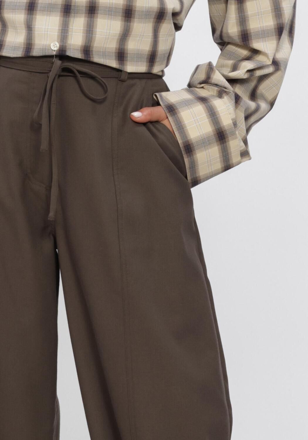 Zwarte SECOND FEMALE Broeken BLINK NEW CARGO TROUSERS - large