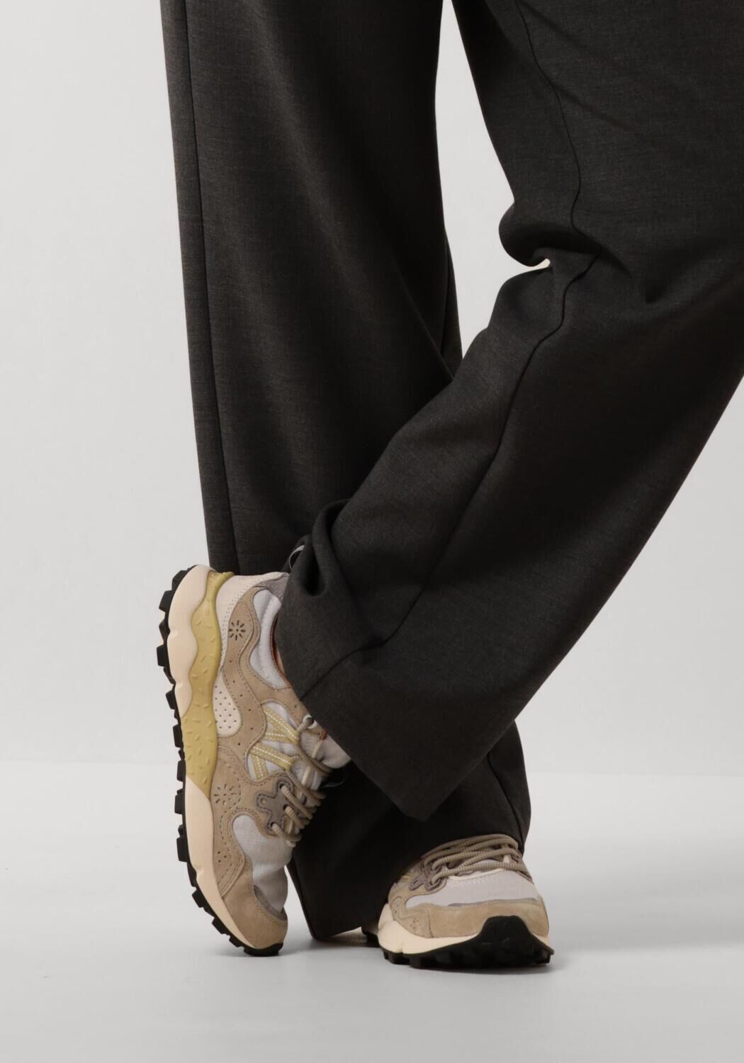 Bruine FLOWER MOUNTAIN Lage sneakers YAMANO 3 WOMAN - large