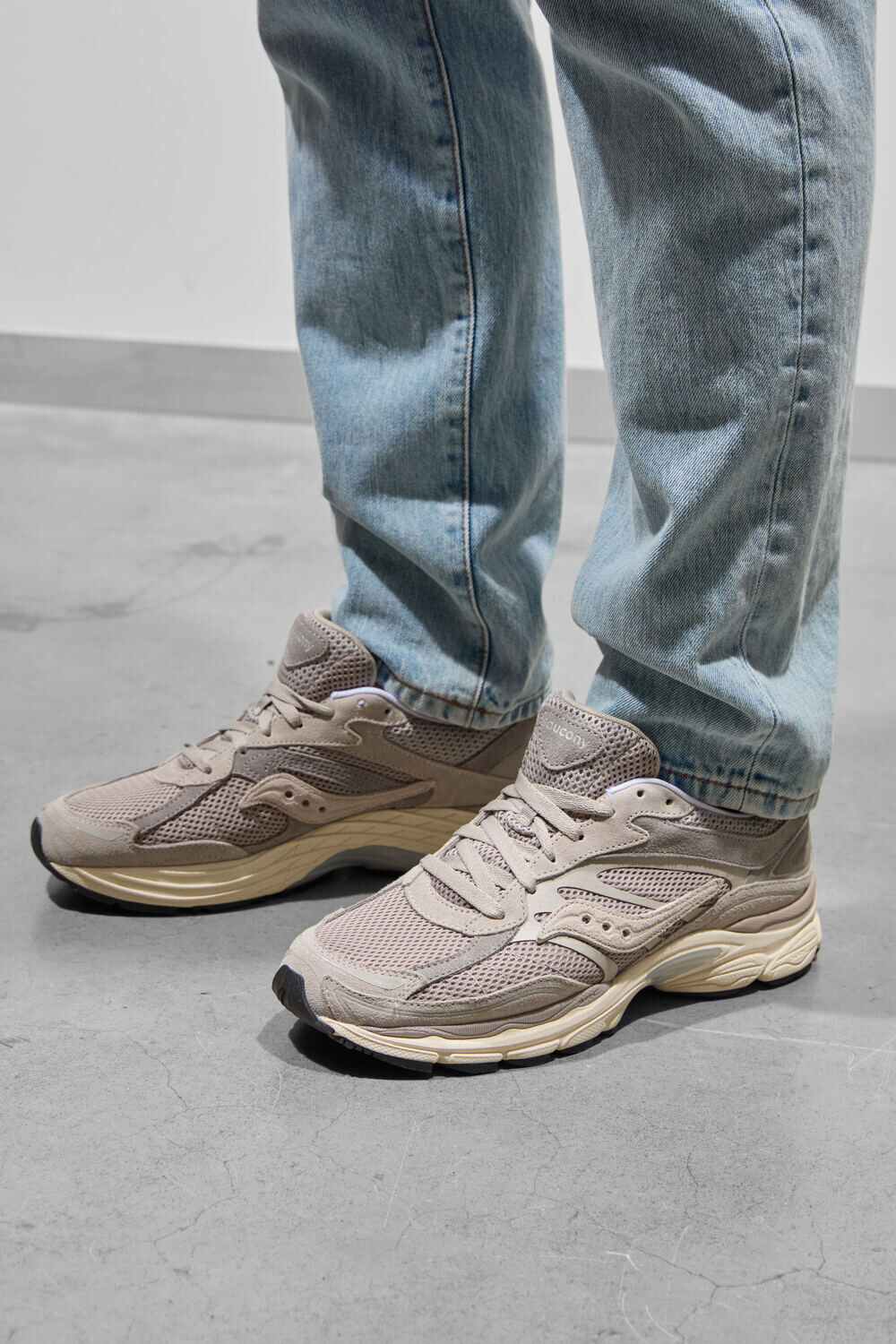 Grijze SAUCONY Lage sneakers GRID JAZZ 9 - medium