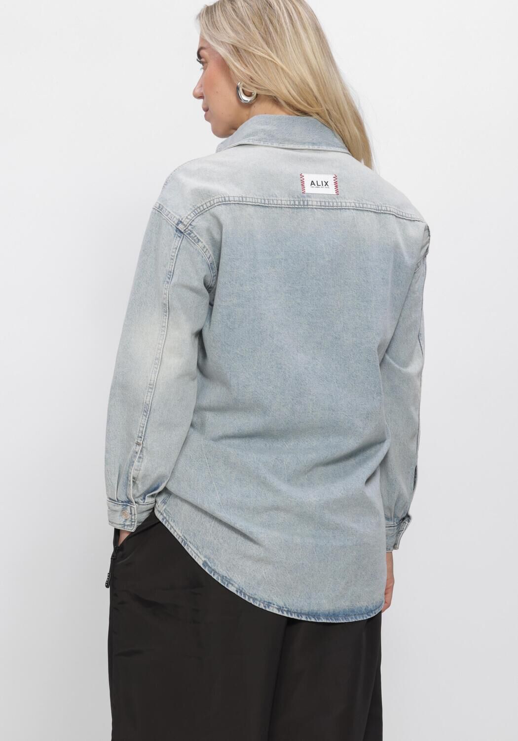 Lichtblauwe ALIX THE LABEL Blouses LADIES WOVEN FLOWY DENIM OVERSIZED BLOUSE - large