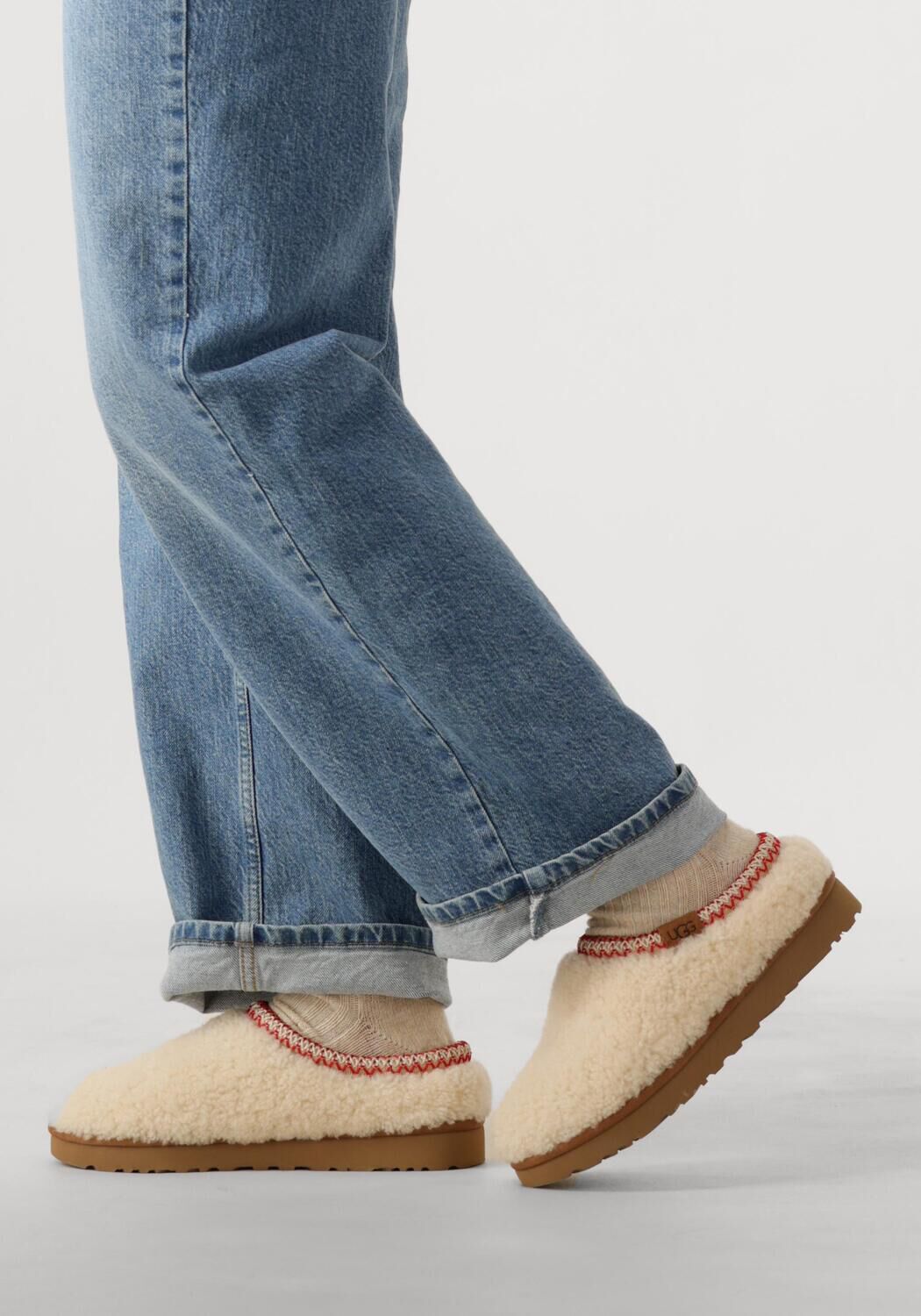 Beige UGG Instappers TASMAN MAXI CURLY - large