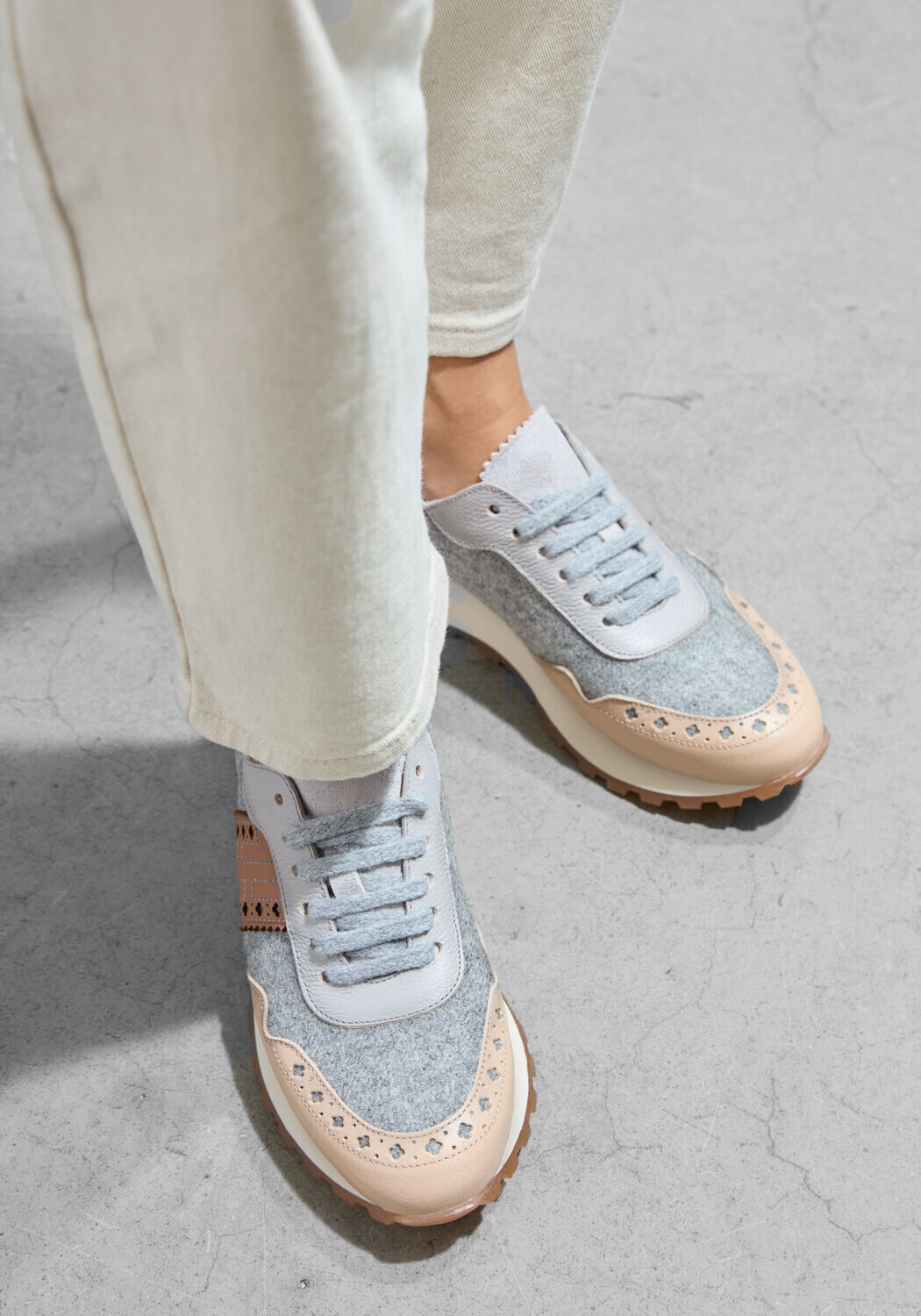 Grijze HISPANITAS Lage sneakers CHI243623 VILT - large