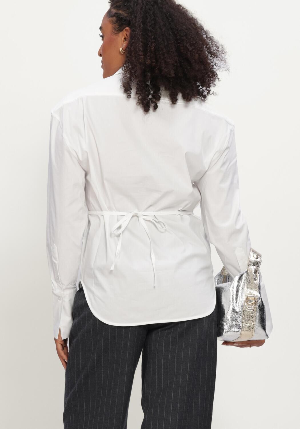 Witte ALIX THE LABEL Blouses LADIES WOVEN FITTED BLOUSE - large
