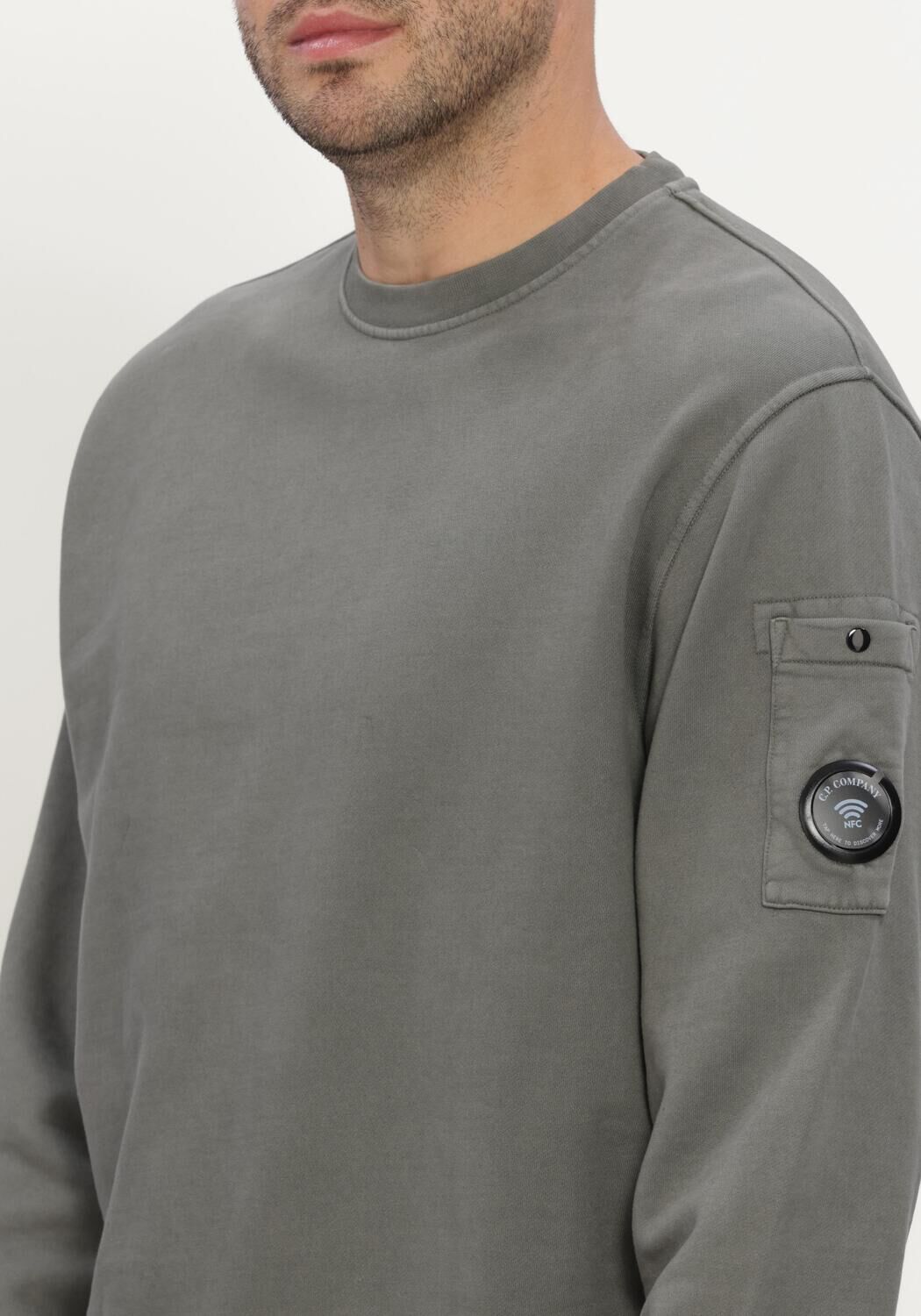 Lichtgrijze CP COMPANY Trui BRUSHED AND EMERIZED DIAGONAL FLEECE CREWNECK LENS SWEATSHIRT - large