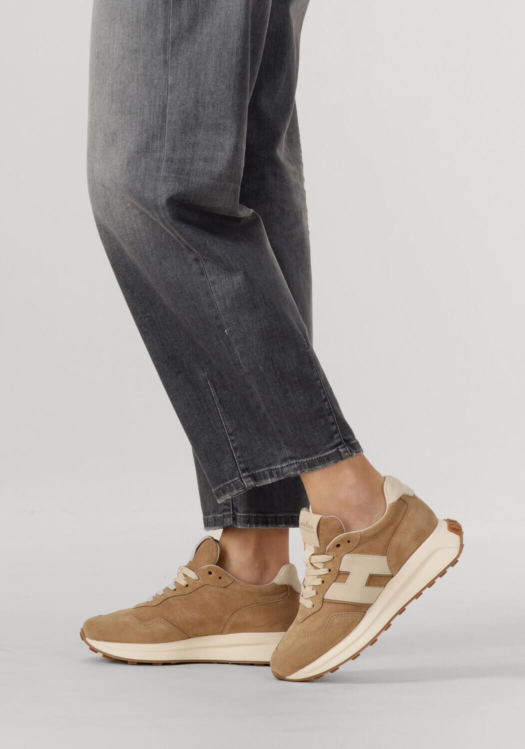 Beige HOGAN Lage sneakers H641 ALLACCIATO H PATCH - large