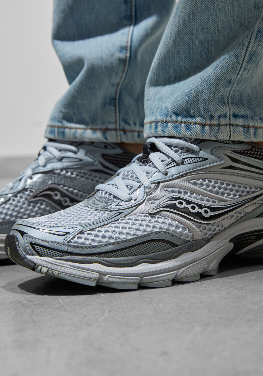 Grijze SAUCONY Lage sneakers PROGRID OMNI 9 - large