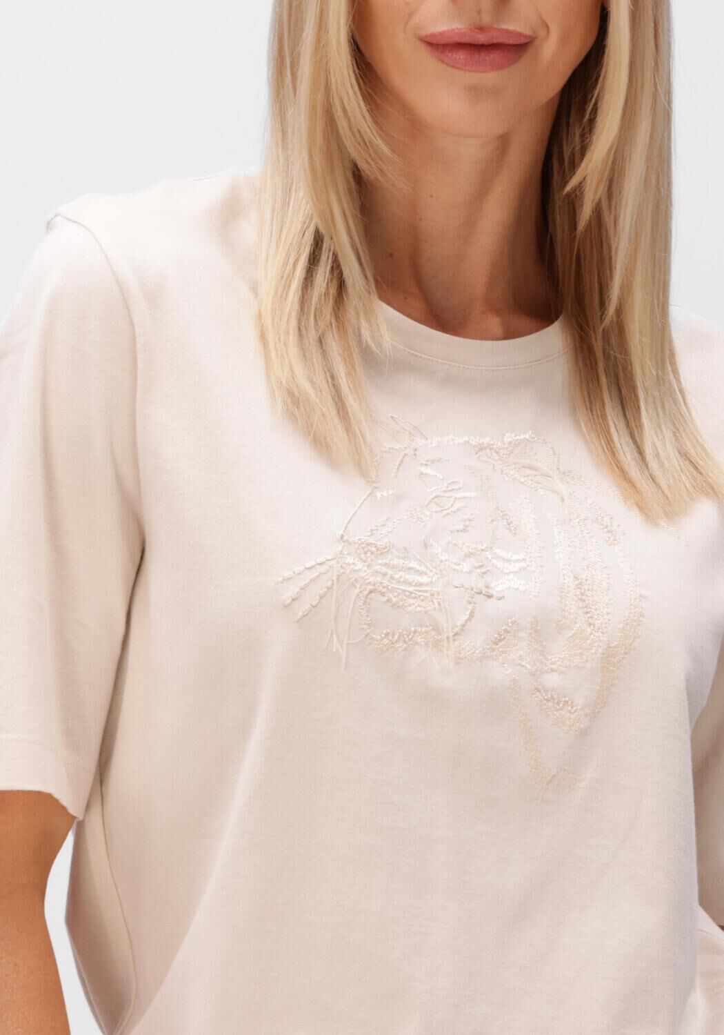 Beige MARC CAIN SPORTS T-shirt AS 48.26 J24 - large