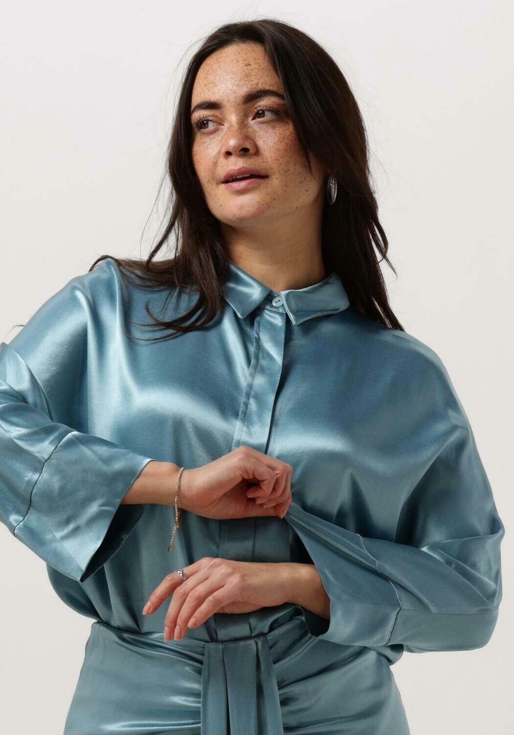 Greek Archaic Kori Blouse Dames 150072, Maat: S, Kleur: Lichtblauw afbeelding 1