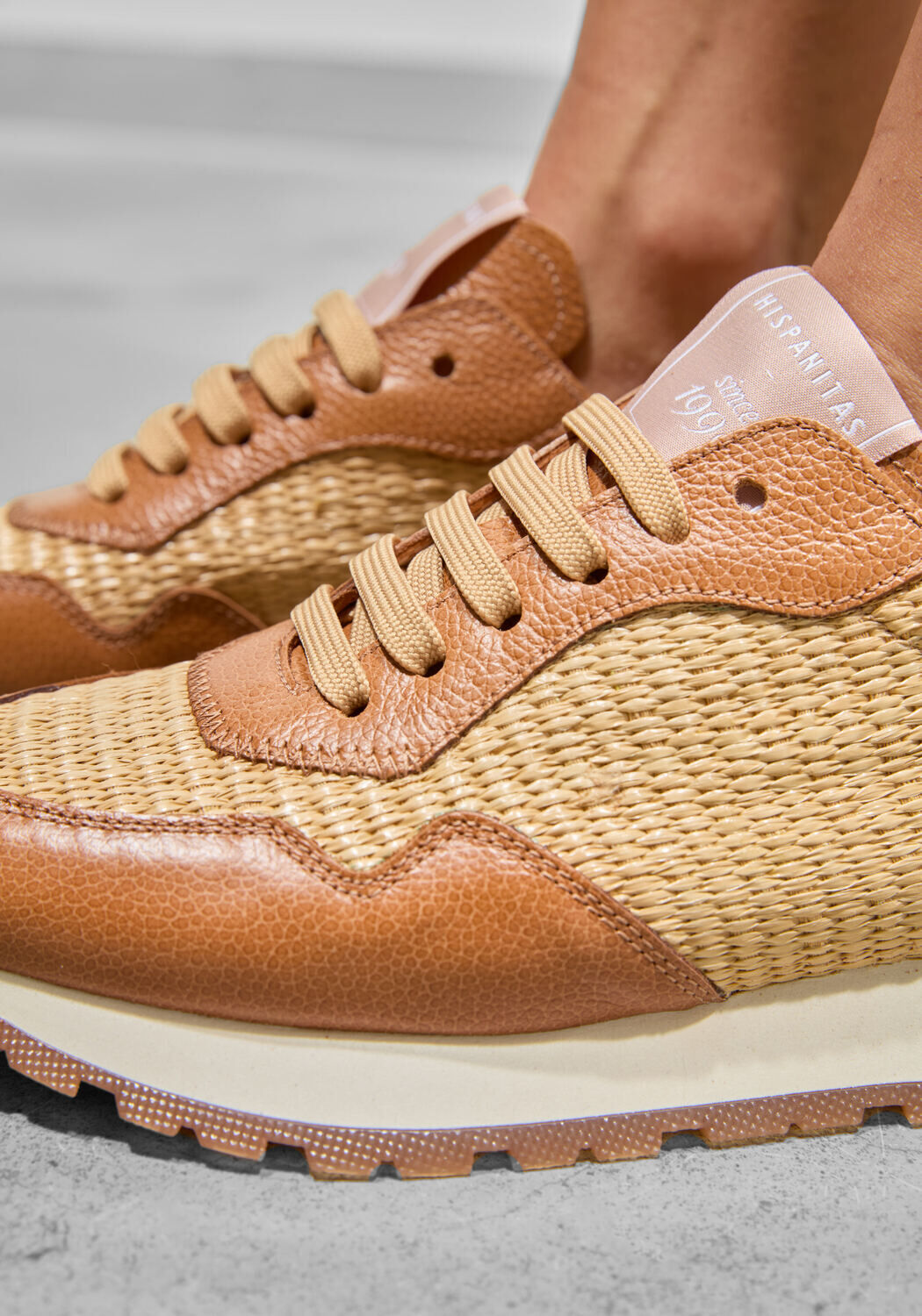 Bruine HISPANITAS Lage sneakers RHV254045 - large