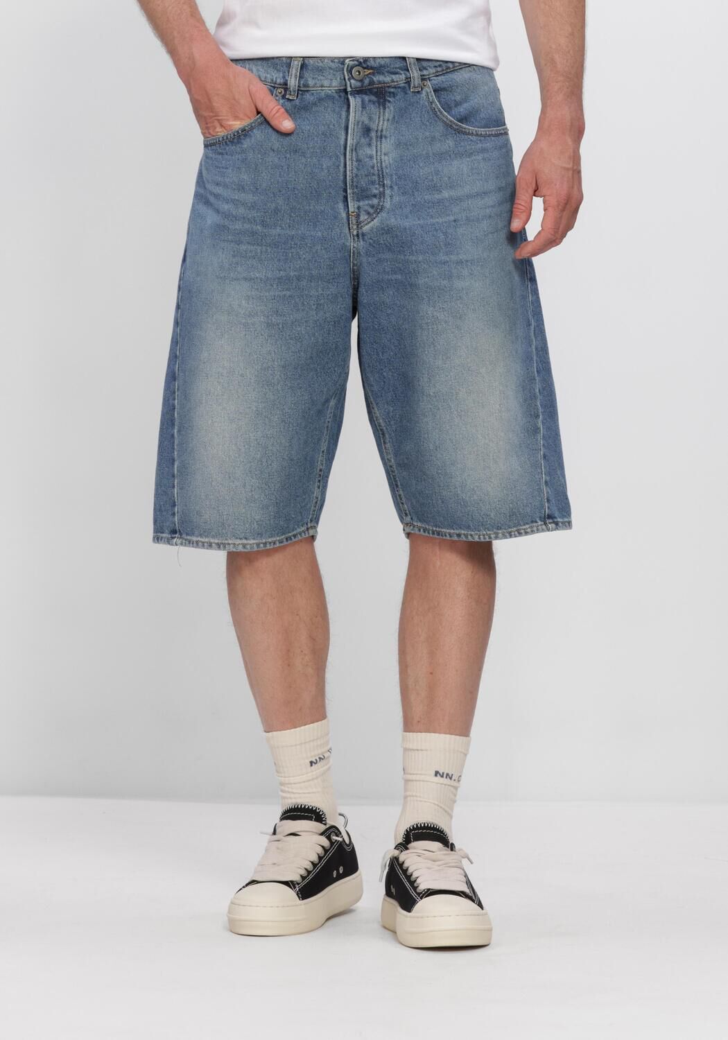 Lichtblauwe OLAF HUSSEIN Shorts DENIM SHORTS - large