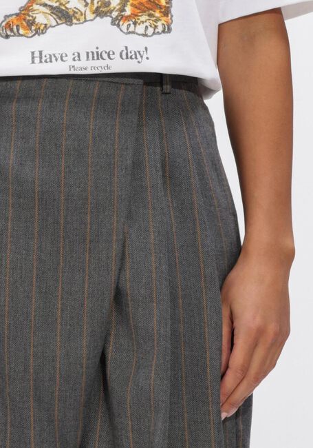 Grijze GANNI Broeken WOOL STRIPENWRAP SHORTS - large