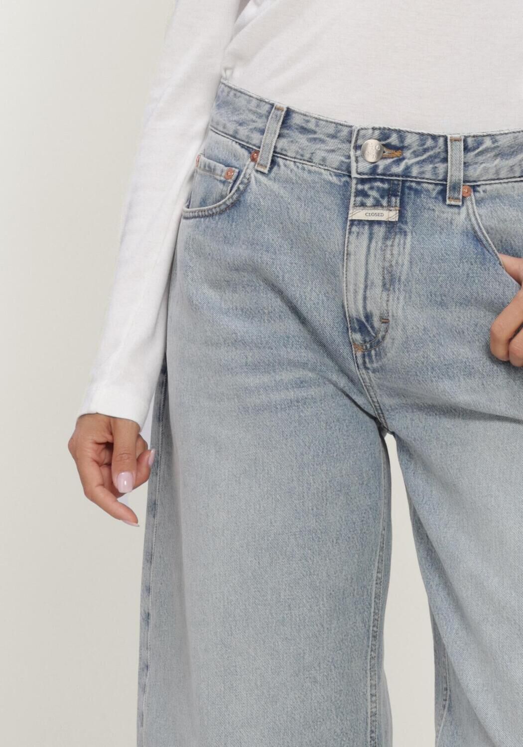 Lichtblauwe CLOSED Barrel jeans JAZZIE - large