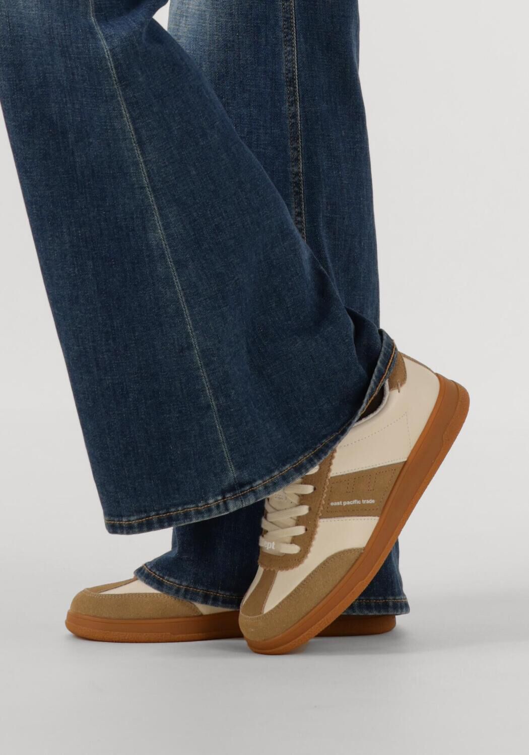 Witte EAST PACIFIC TRADE Lage sneakers SANTOS-W - large