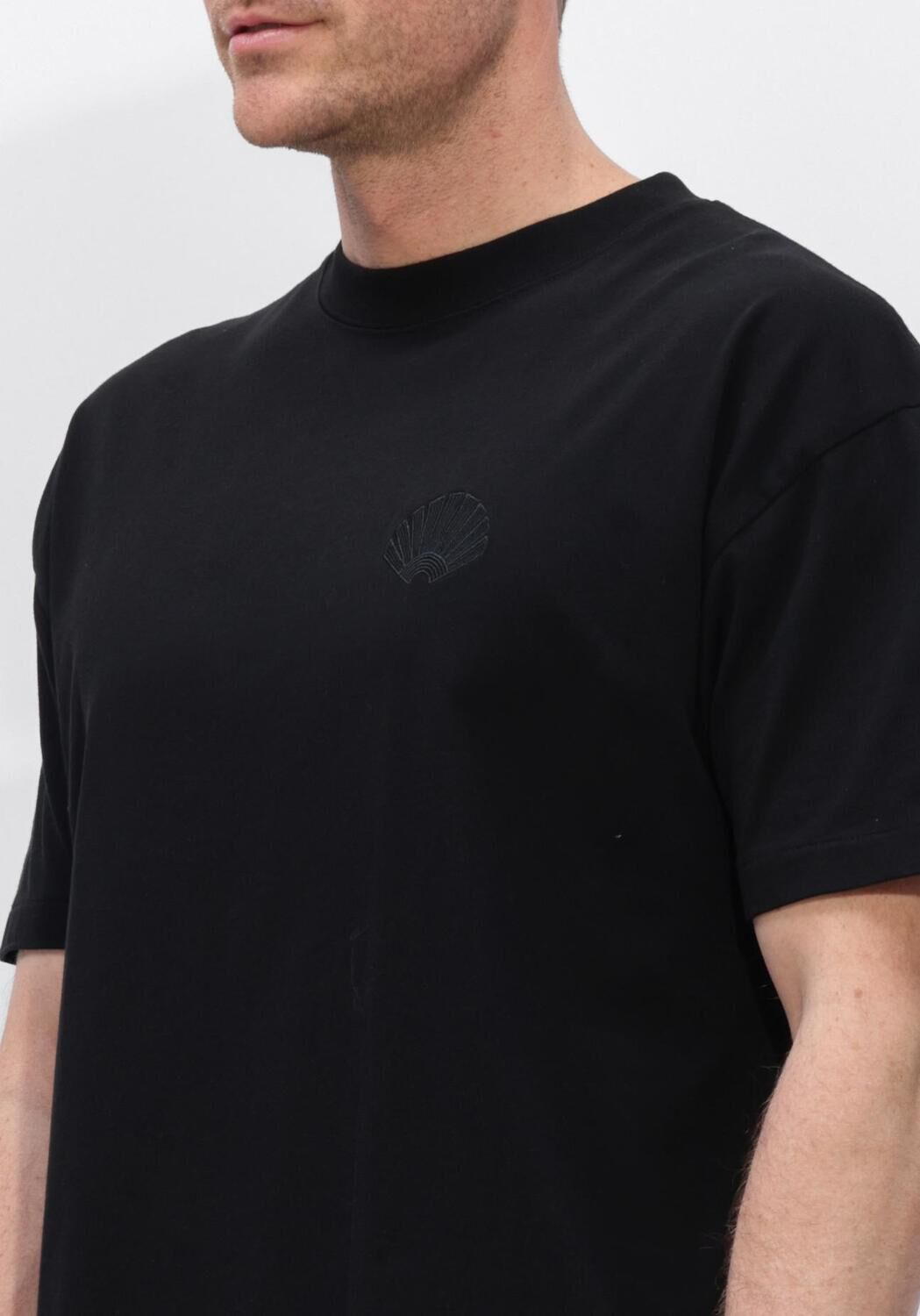 Zwarte NEW AMSTERDAM SURF ASSOCIATION T-shirt CHOP TEE BLACK - large