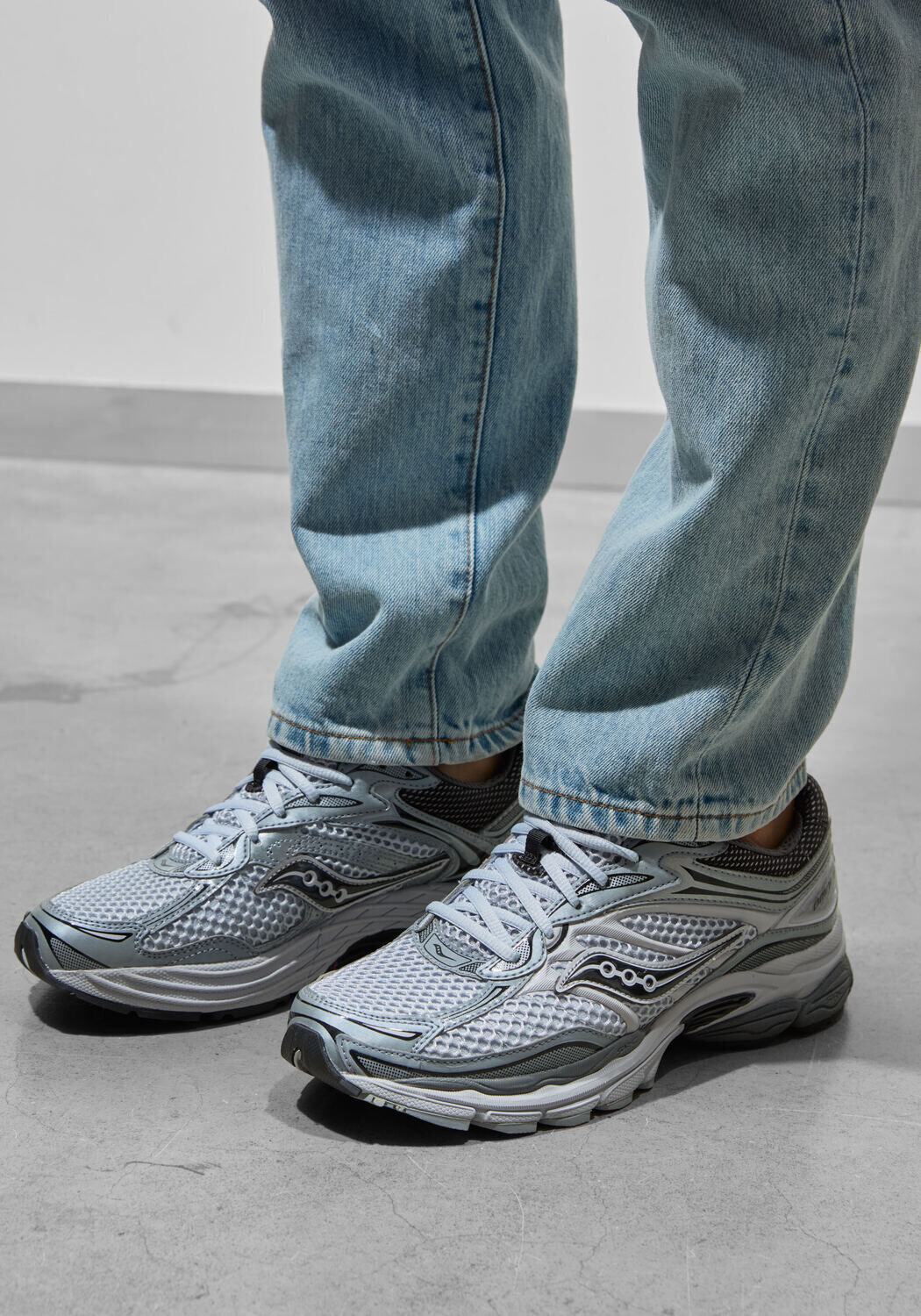 Grijze SAUCONY Lage sneakers PROGRID OMNI 9 - large