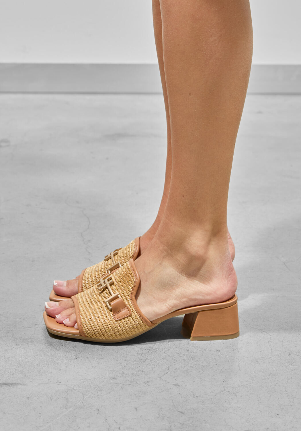 Beige HISPANITAS Muiltjes RHV254071 - medium