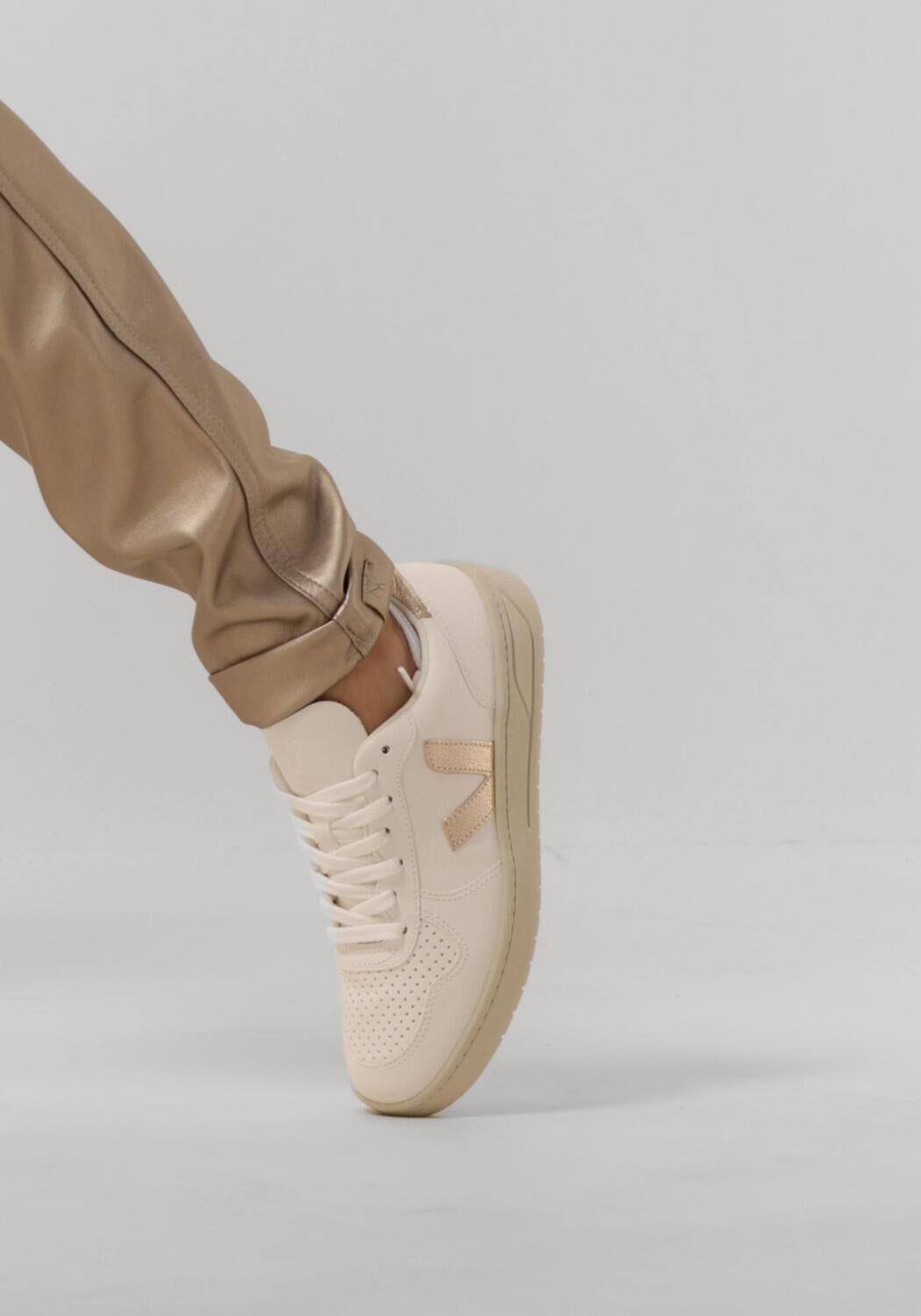 Witte VEJA Lage sneakers V-10 - large