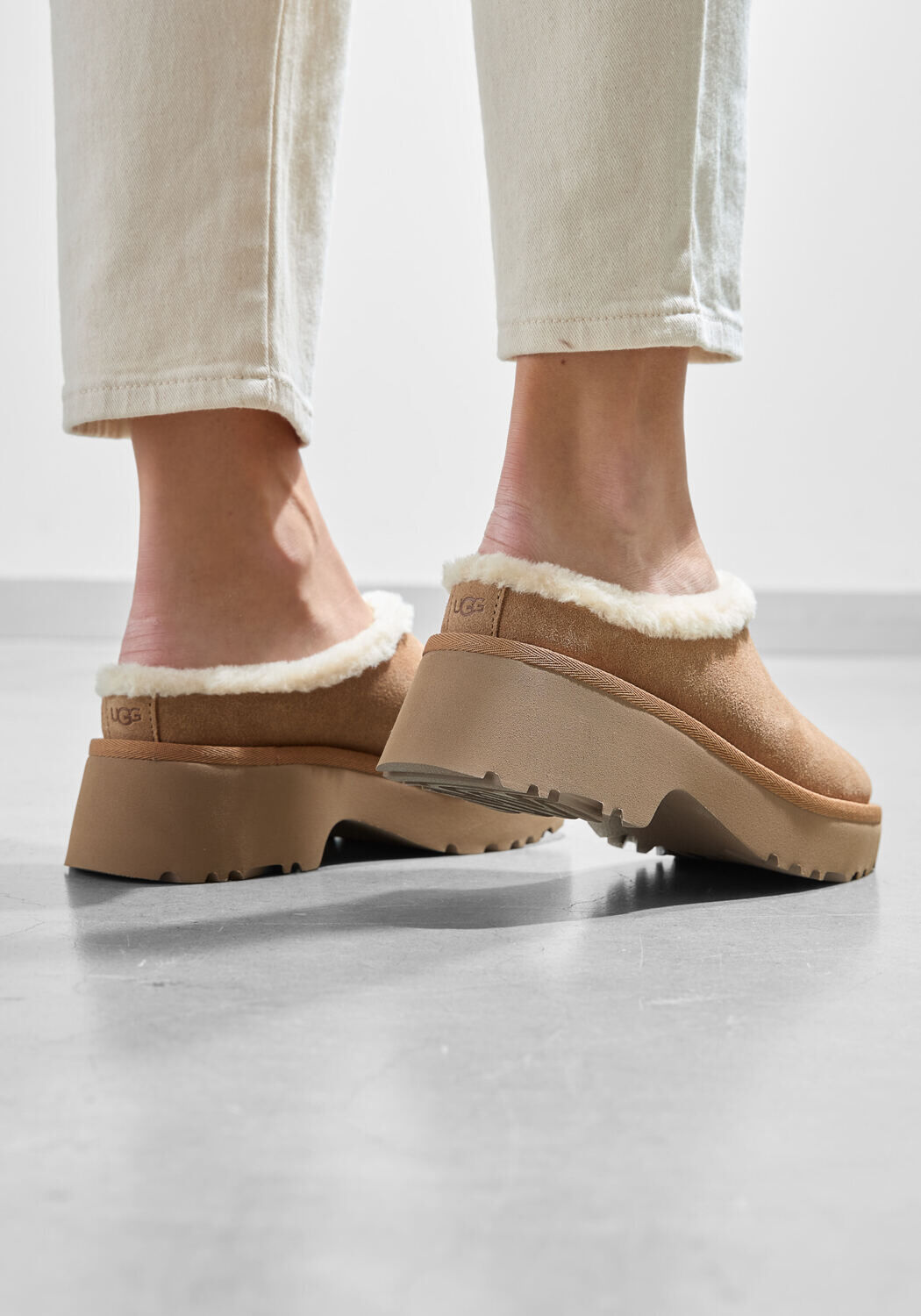 Cognac UGG Instappers NEW HEIGHTS COZY CLOG - large