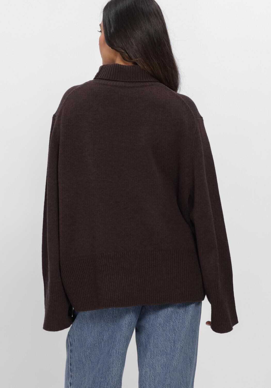 Bruine SECOND FEMALE Coltrui ALPHA KNIT T-NECK - large