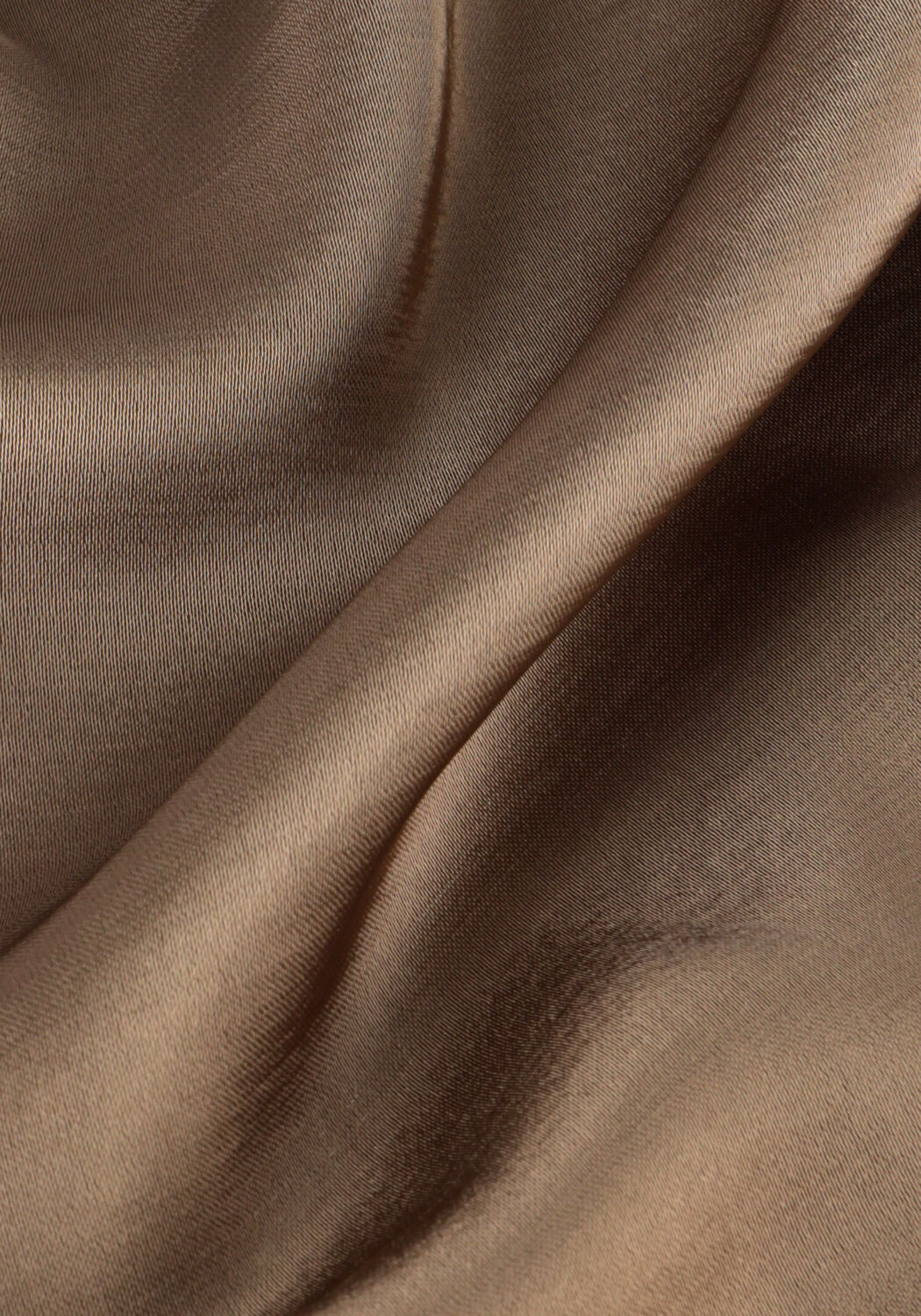 Bruine DANTE6 Top ROAM SATIN DRAPEY TOP - large